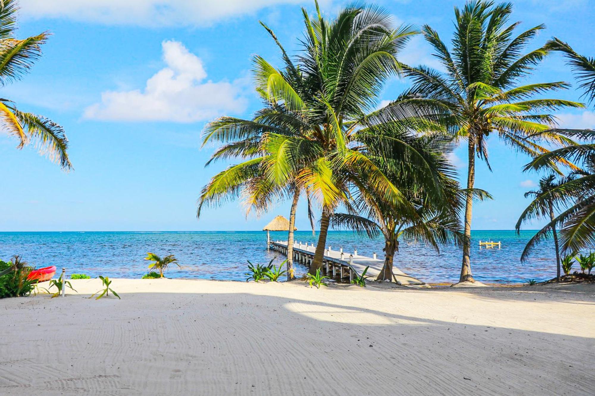 Blue Water Beach Villas San Pedro  Rum bild