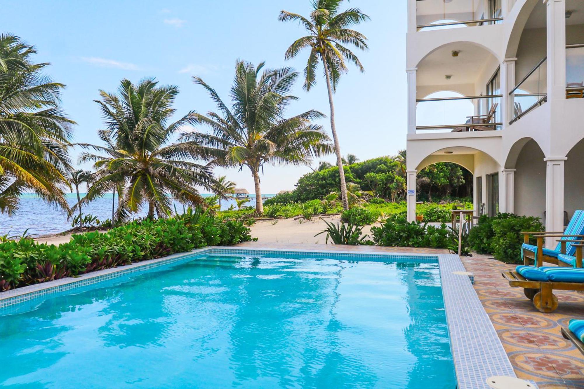 Blue Water Beach Villas San Pedro  Rum bild