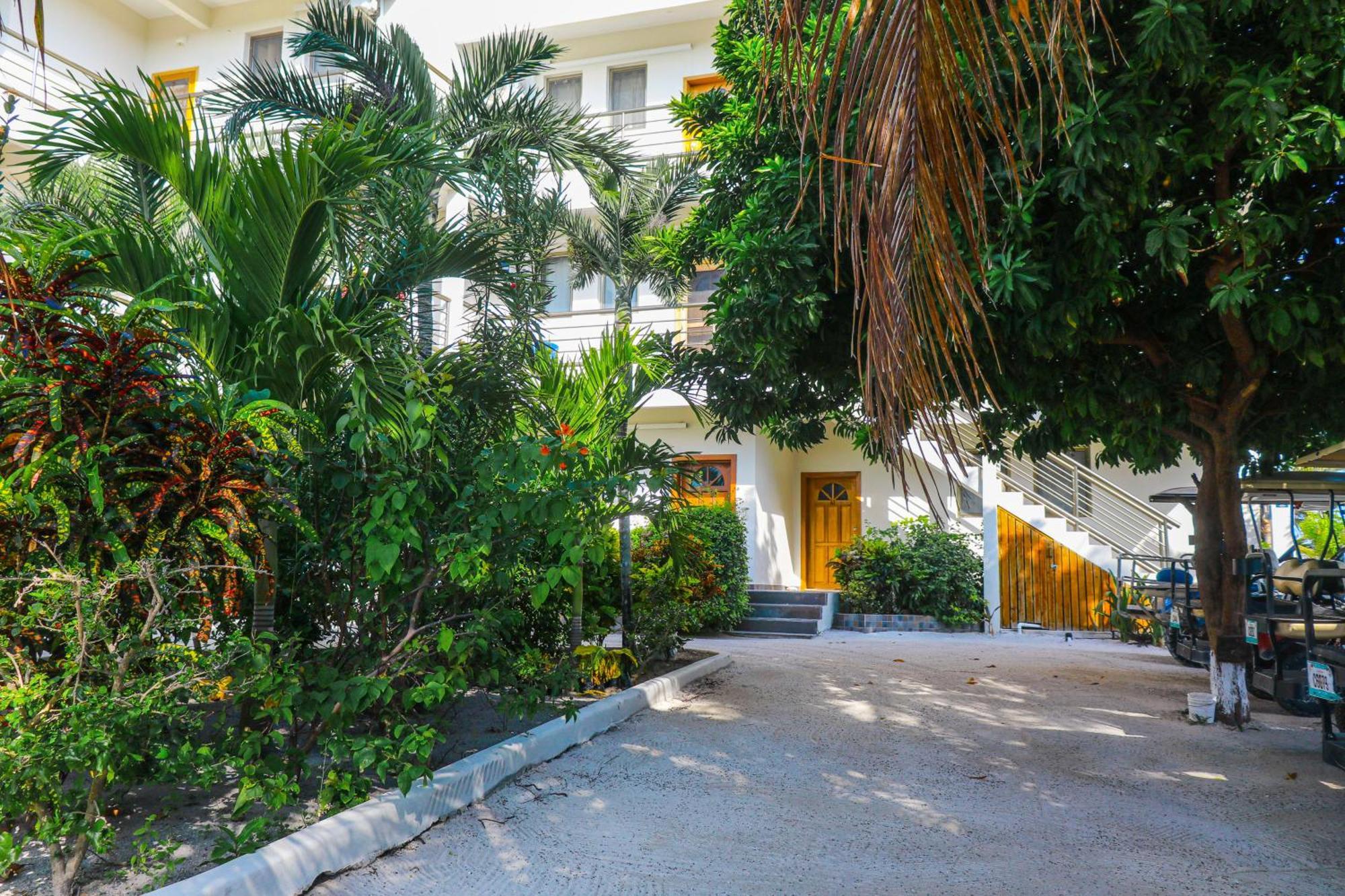 Blue Water Beach Villas San Pedro  Rum bild