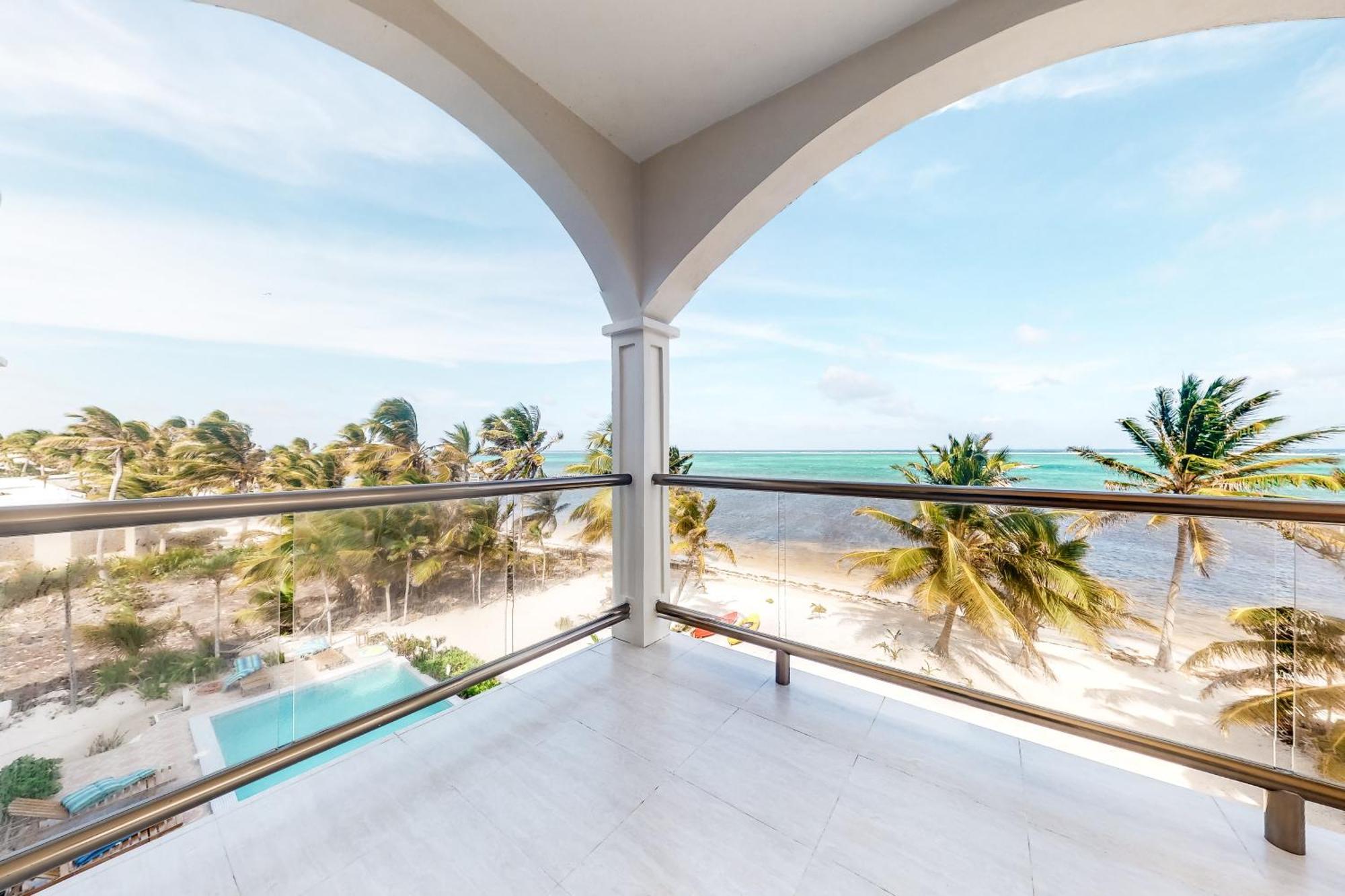 Blue Water Beach Villas San Pedro  Rum bild