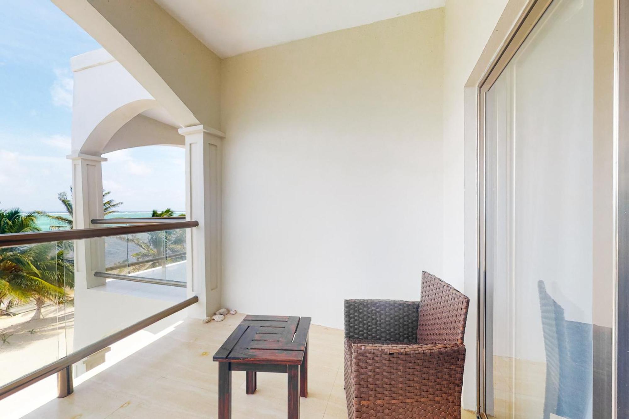 Blue Water Beach Villas San Pedro  Rum bild