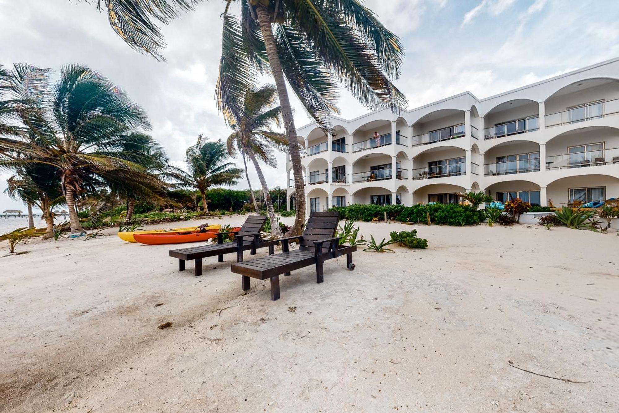 Blue Water Beach Villas San Pedro  Rum bild