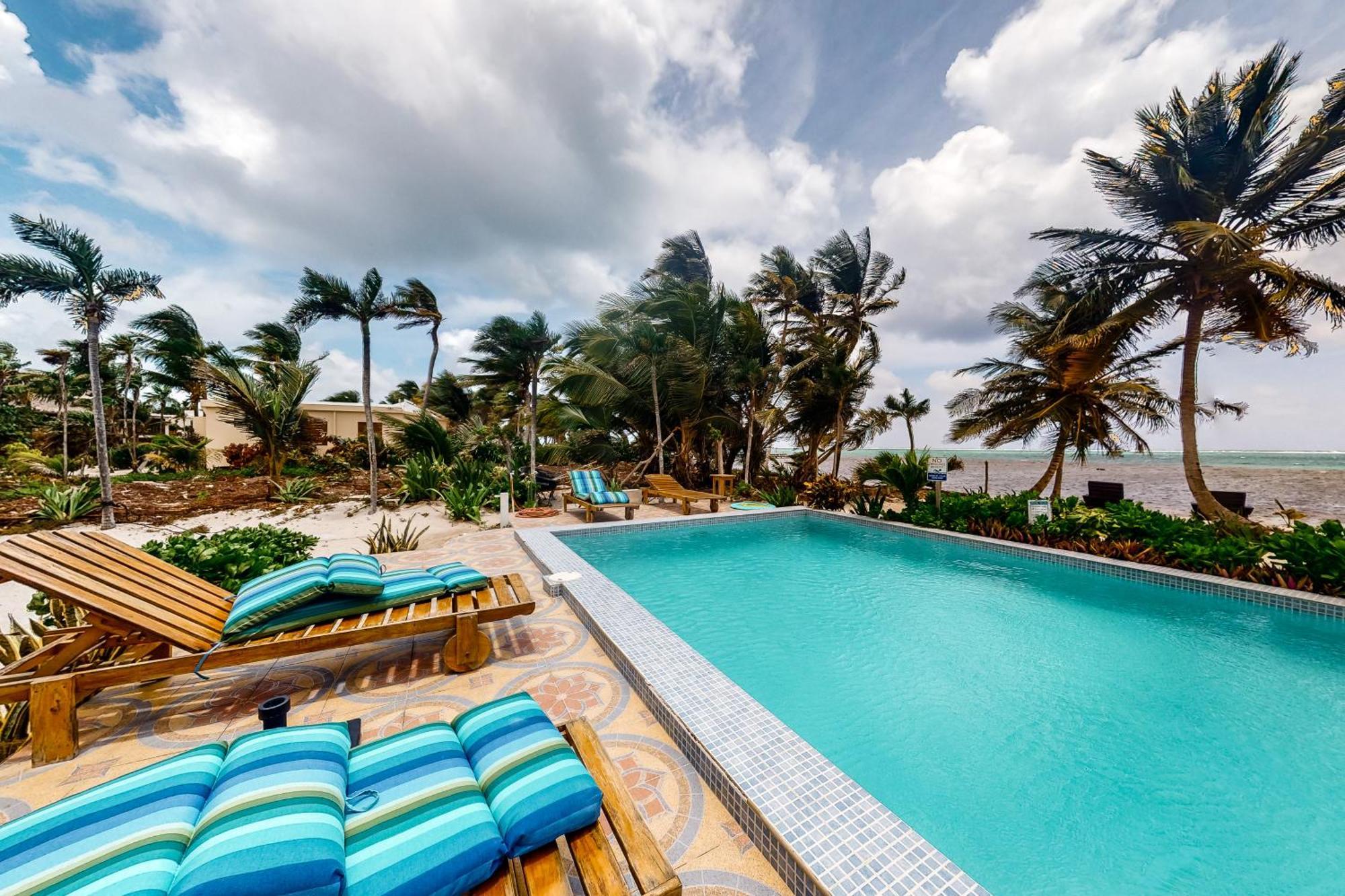 Blue Water Beach Villas San Pedro  Rum bild