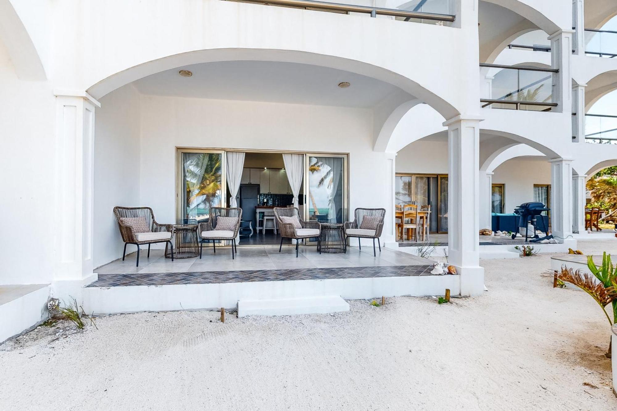 Blue Water Beach Villas San Pedro  Rum bild