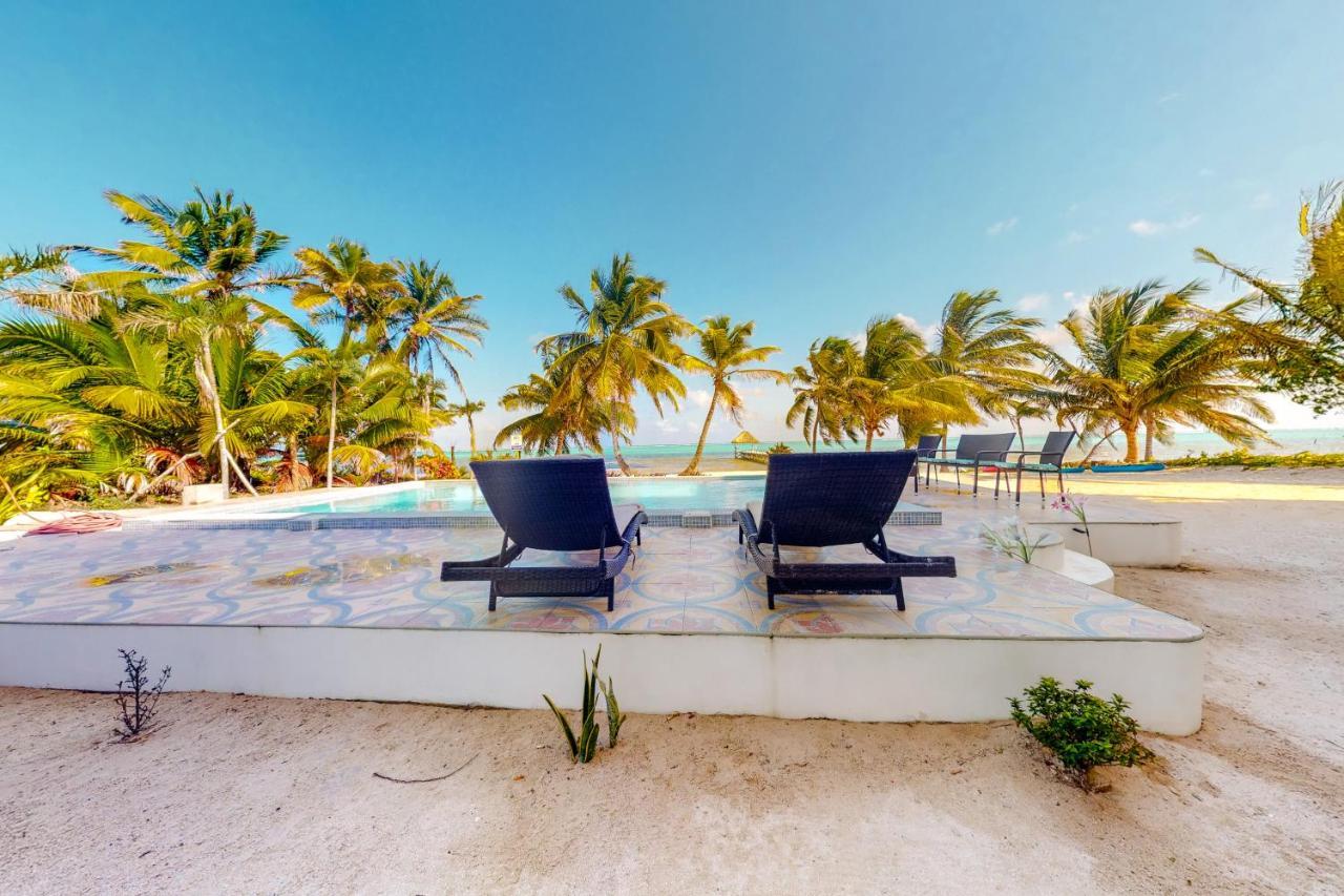 Blue Water Beach Villas San Pedro  Exteriör bild