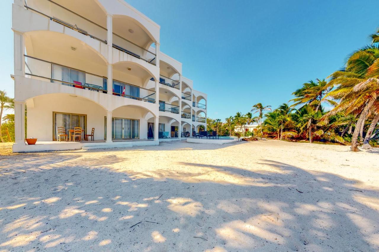 Blue Water Beach Villas San Pedro  Exteriör bild